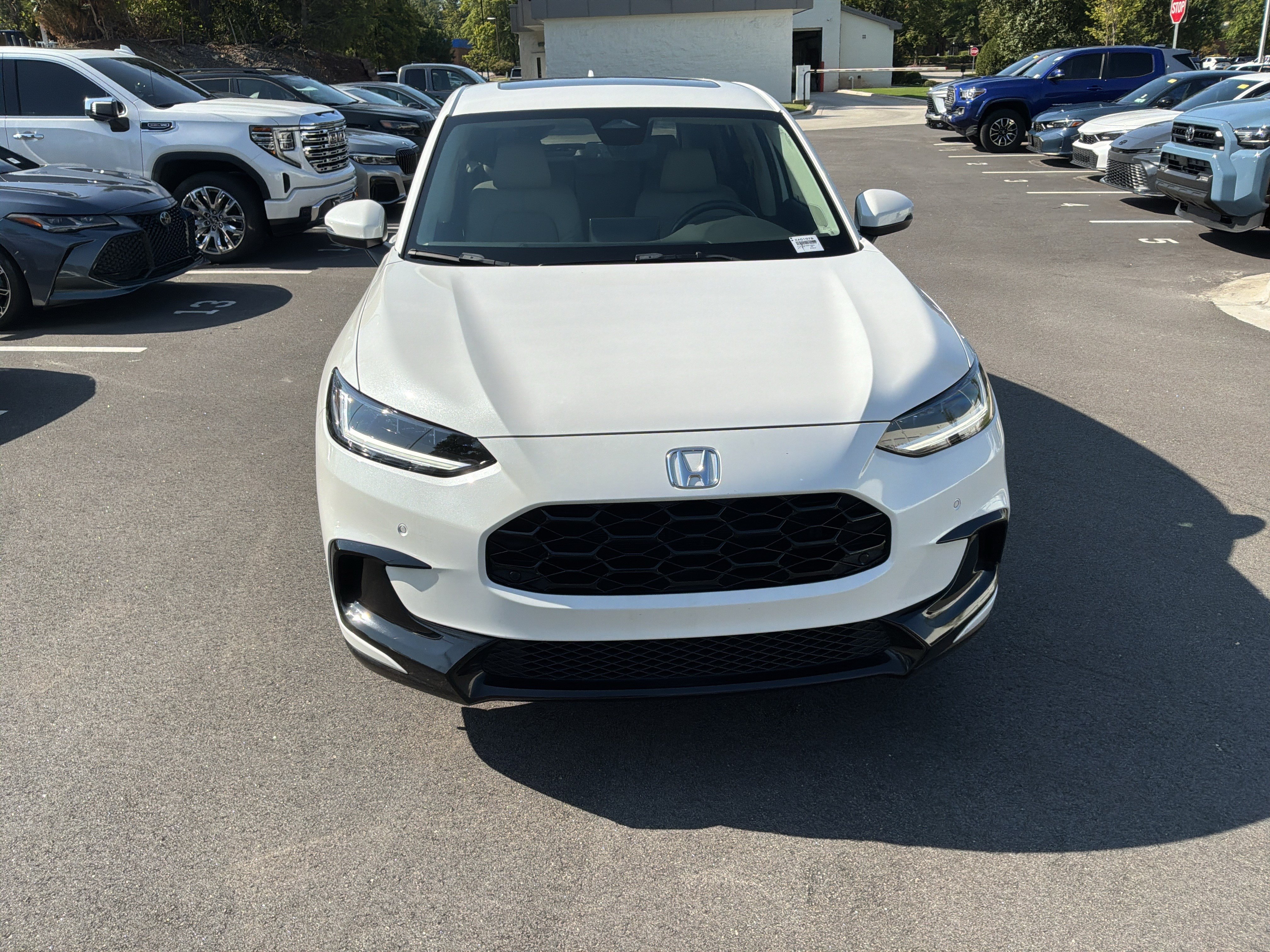 Used 2025 Honda HR-V EX-L image 3