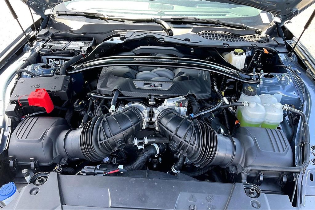 Used 2025 Ford Mustang Dark Horse image 31