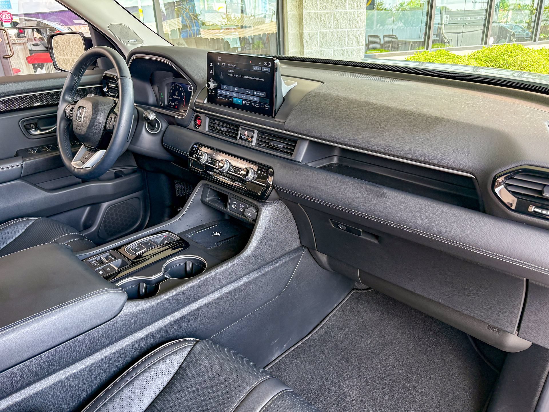 Used 2025 Honda Pilot Elite image 31