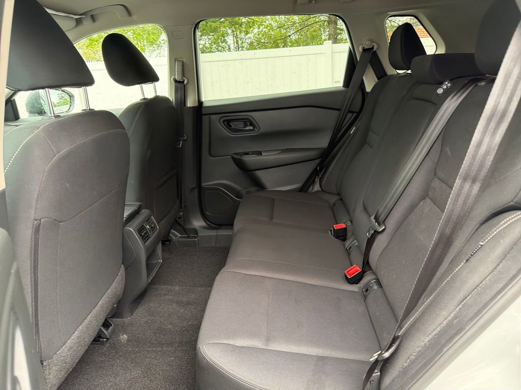 Used 2025 Nissan Rogue S FWD image 43