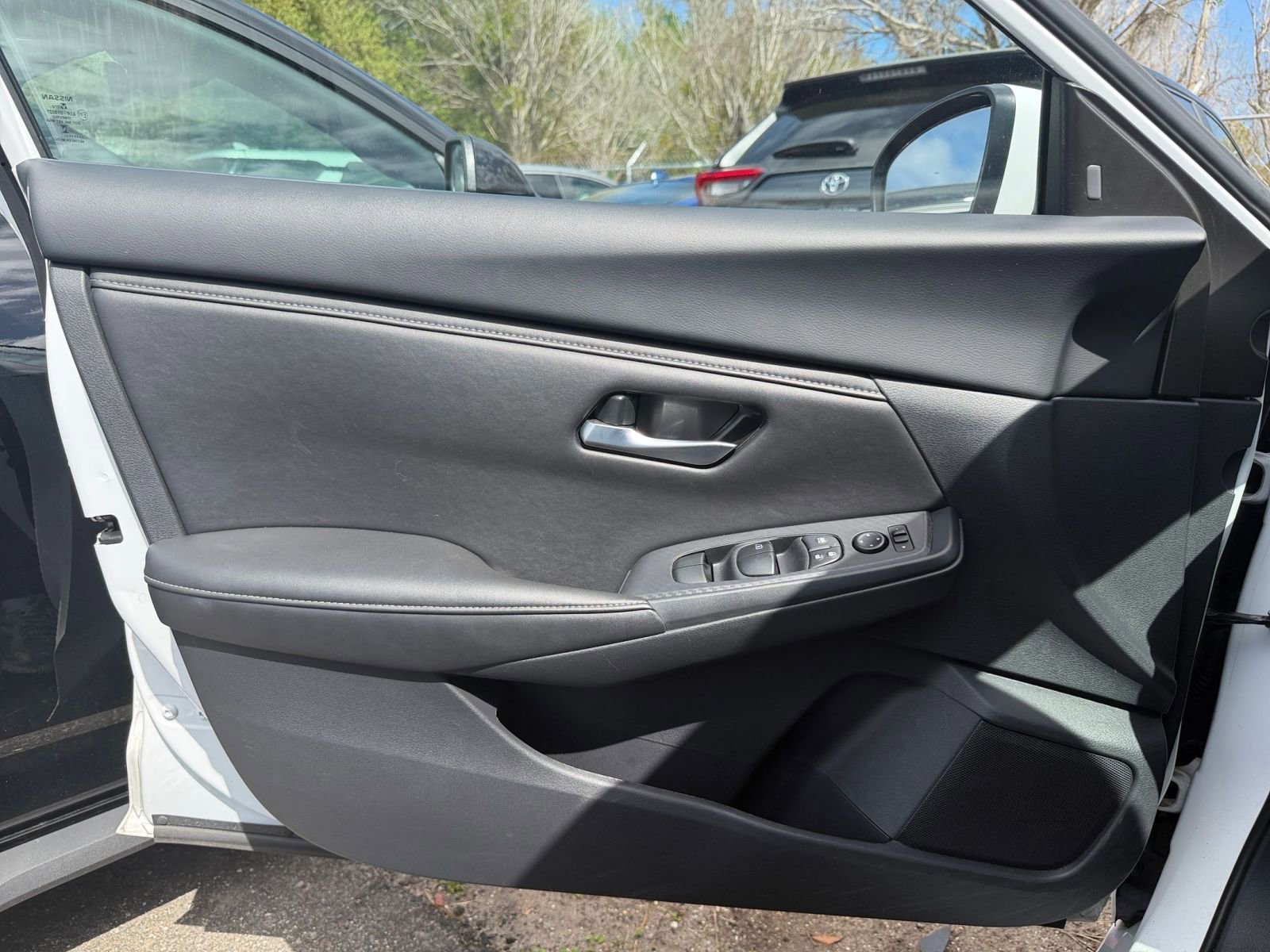 Used 2025 Nissan Sentra SV FWD image 18