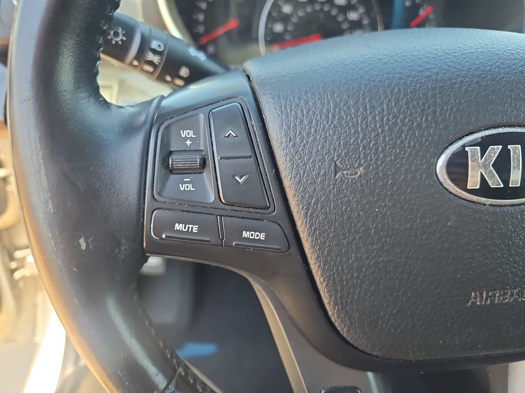 Used 2014 Kia Sorento LX AWD/4WD image 16