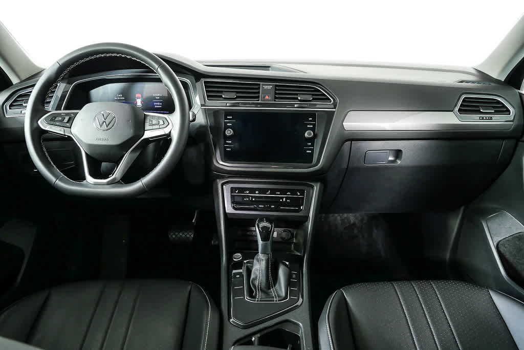 Certified 2023 Volkswagen Tiguan SE FWD image 22