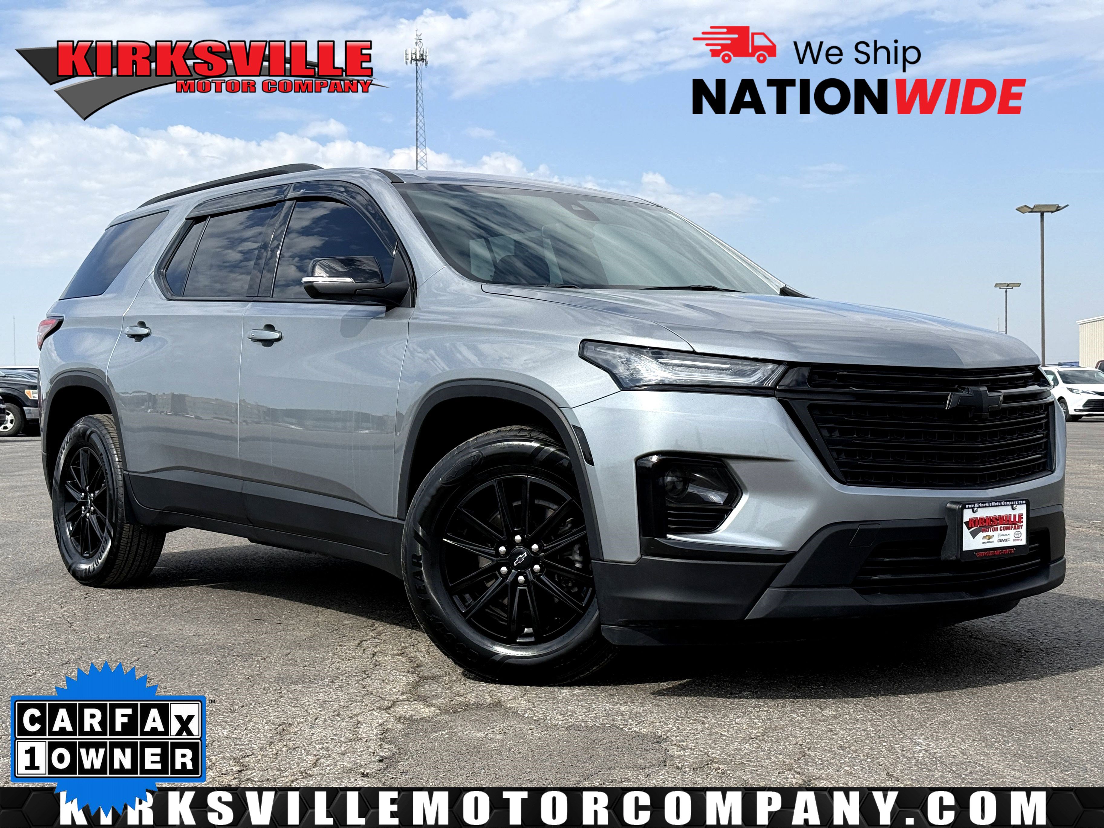 Used 2023 Chevrolet Traverse LT image 1