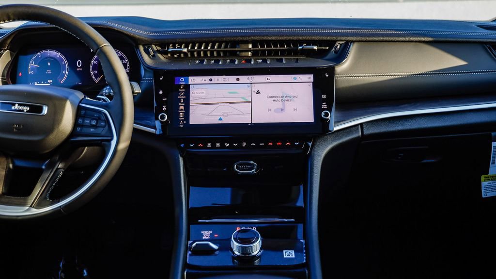 New 2026 Jeep Grand Cherokee Limited w/ Limited Altitude Package image 16