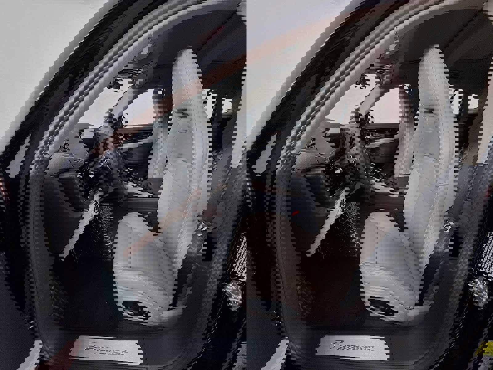 New 2025 Porsche Panamera image 5