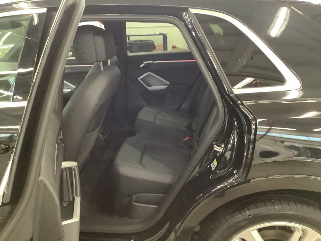 Used 2022 Audi Q3 2.0T Premium Plus AWD/4WD image 17
