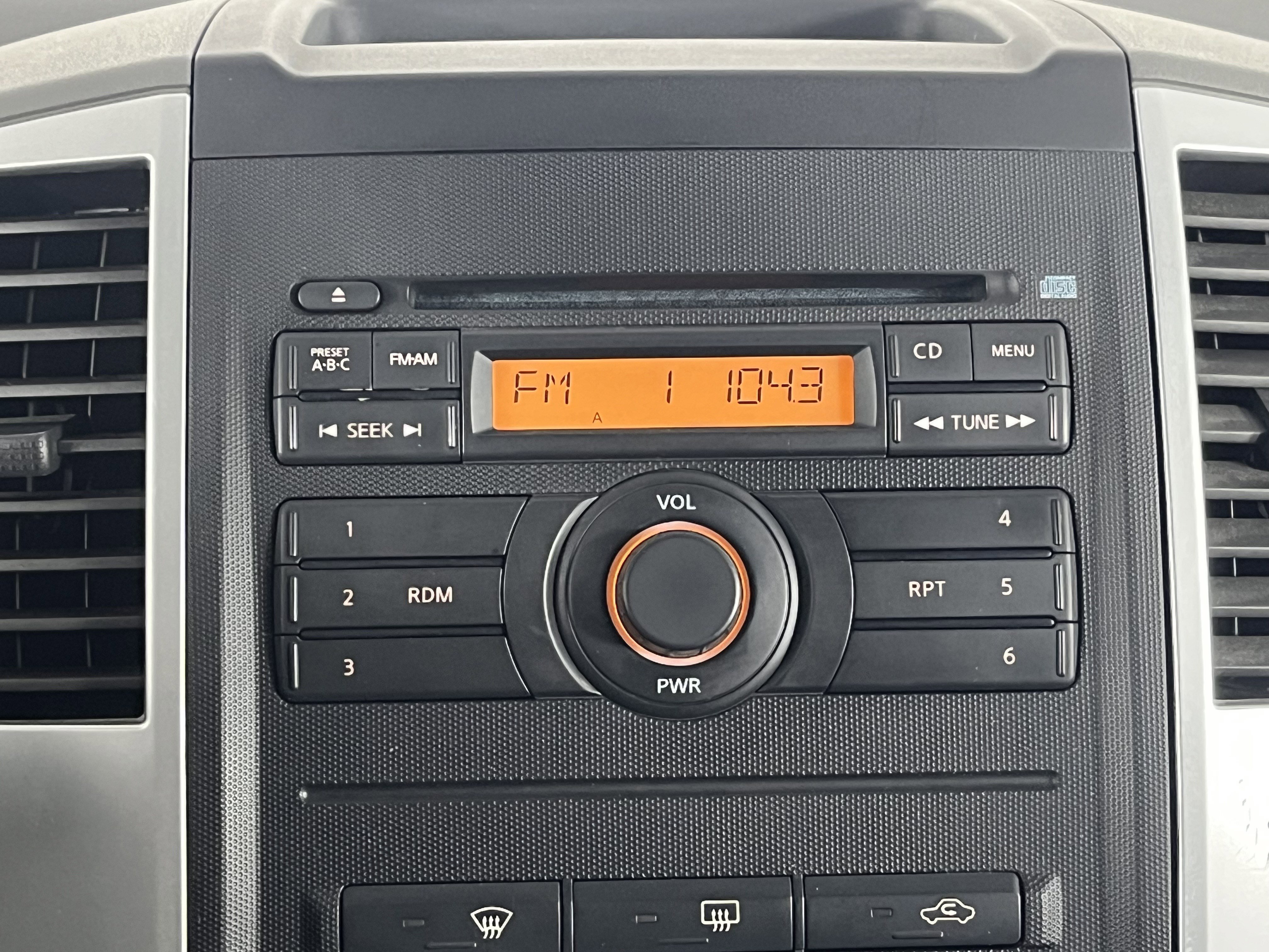 Used 2012 Nissan Frontier SV image 15