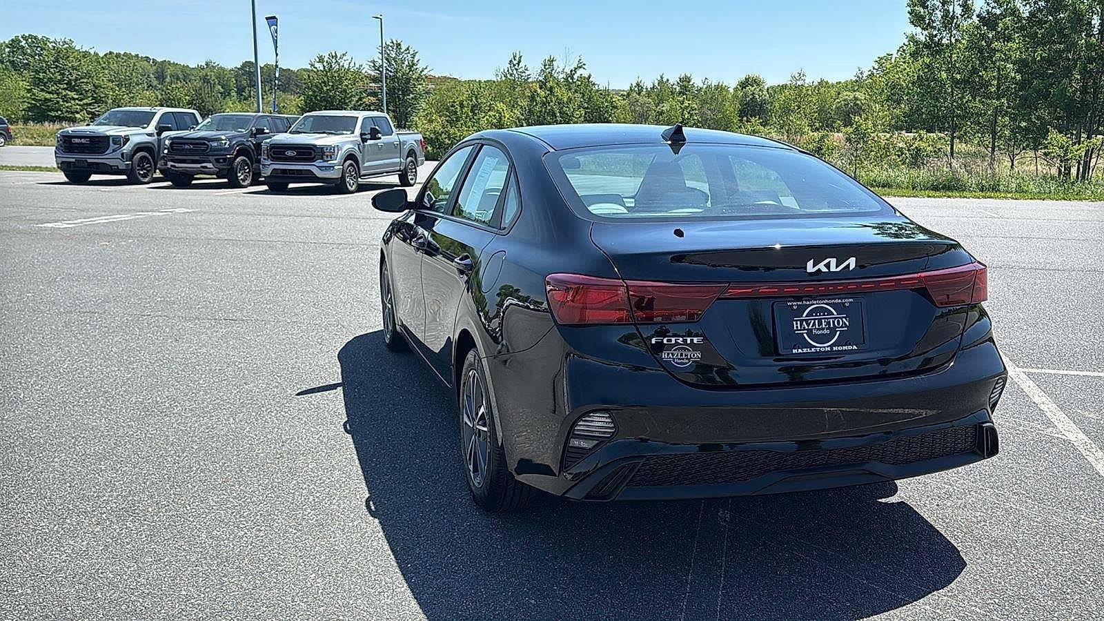Used 2023 Kia Forte LXS w/ LXS Technology Package FWD image 7