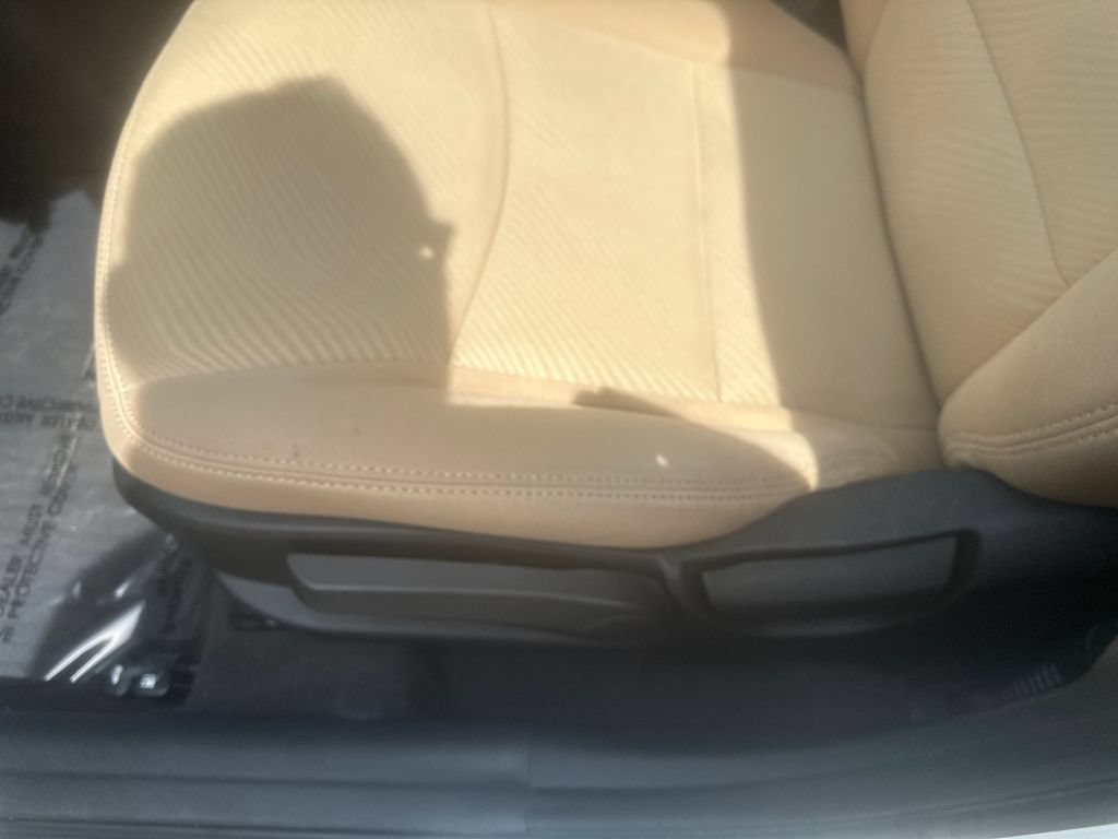 Used 2013 Hyundai Elantra GLS w/ Preferred Pkg FWD image 9