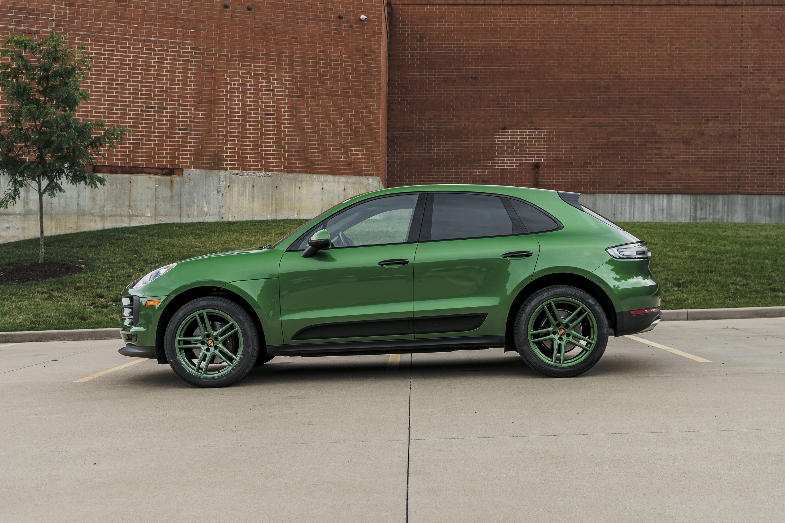 Used 2019 Porsche Macan AWD/4WD image 6