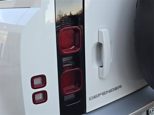Used 2023 Land Rover Defender 110 S image 31