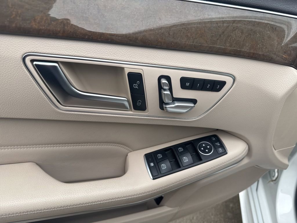 Used 2015 Mercedes-Benz E 350 4MATIC Sedan image 21