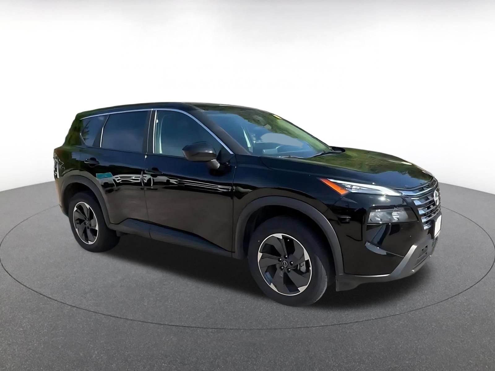 Used 2025 Nissan Rogue SV FWD image 2