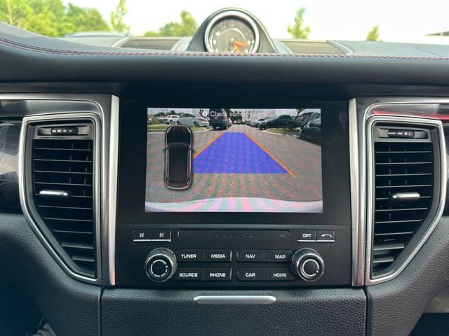 Used 2017 Porsche Macan GTS AWD/4WD image 26
