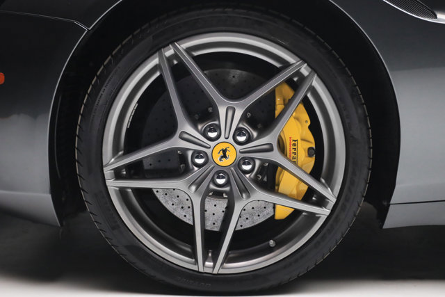 Used 2016 Ferrari California T image 46