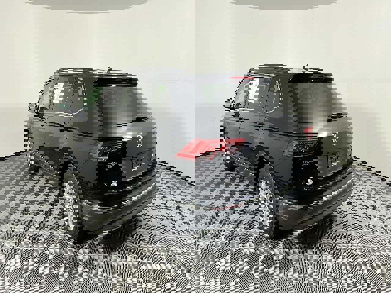 Used 2018 Volkswagen Tiguan SE image 7