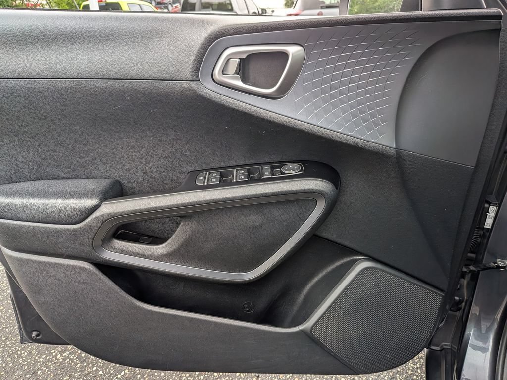 Used 2021 Kia Soul S FWD image 31