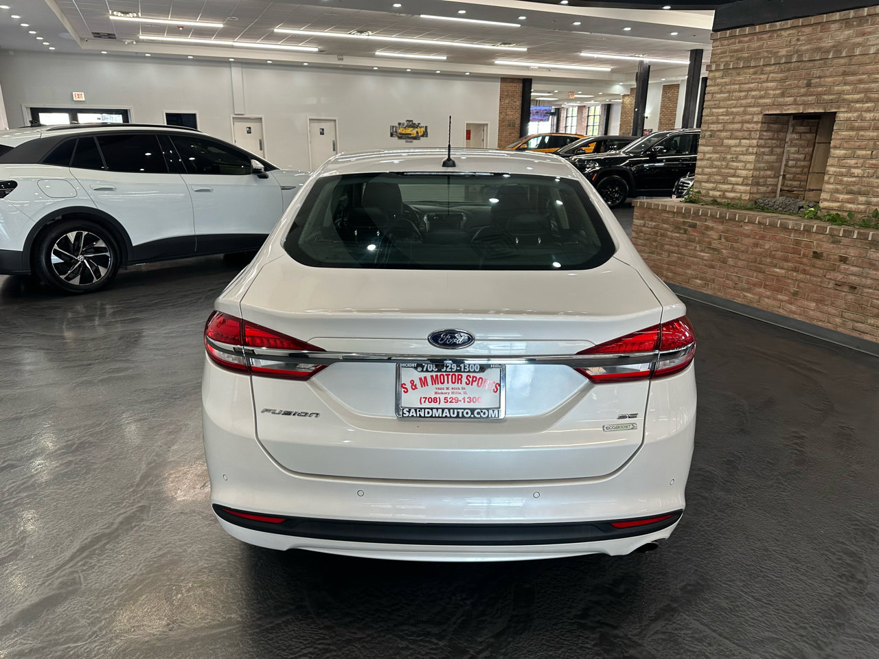 Used 2017 Ford Fusion SE w/ Fusion SE Technology Package image 6