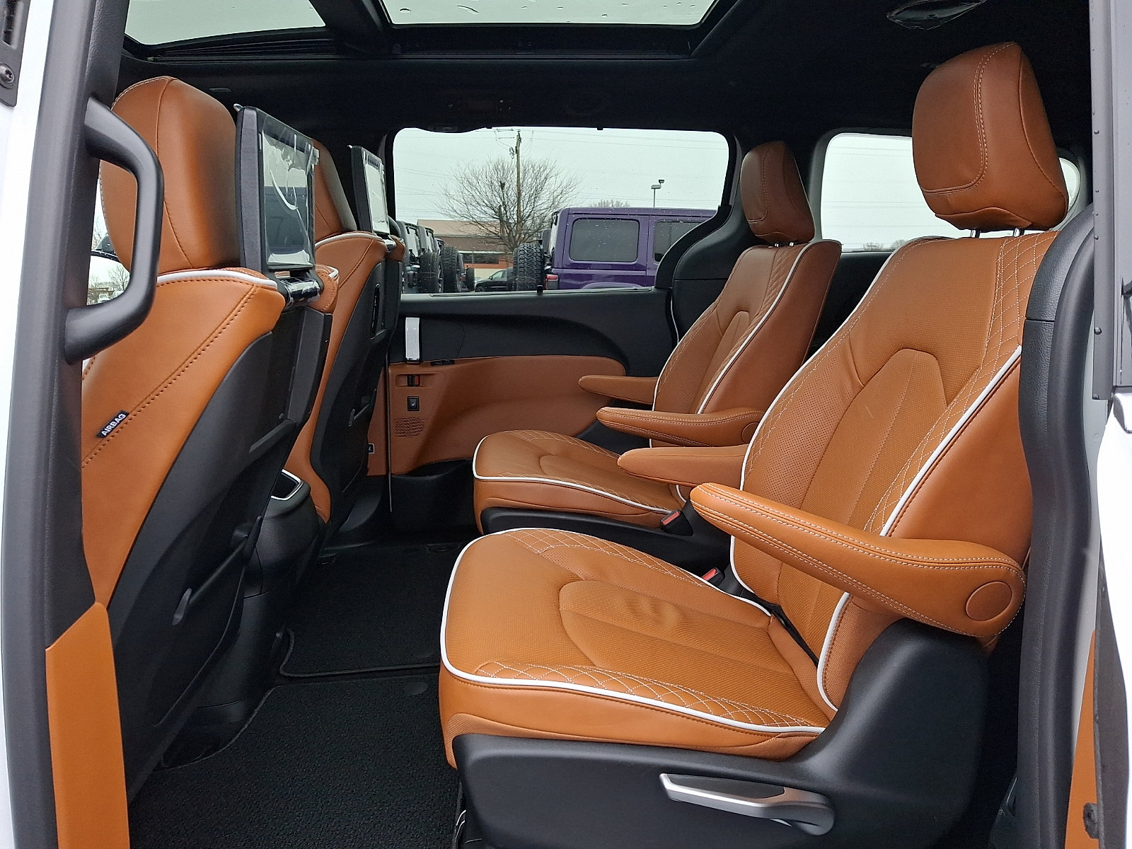 New 2026 Chrysler Pacifica Pinnacle AWD/4WD image 6