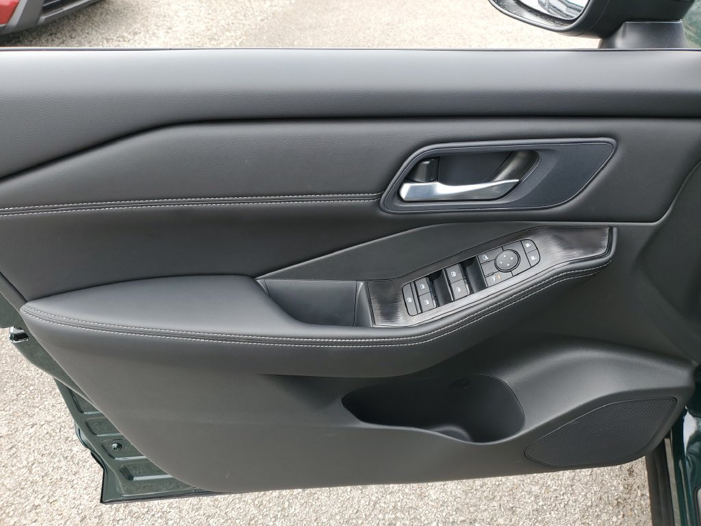 New 2026 Nissan Rogue Dark Armor FWD image 16