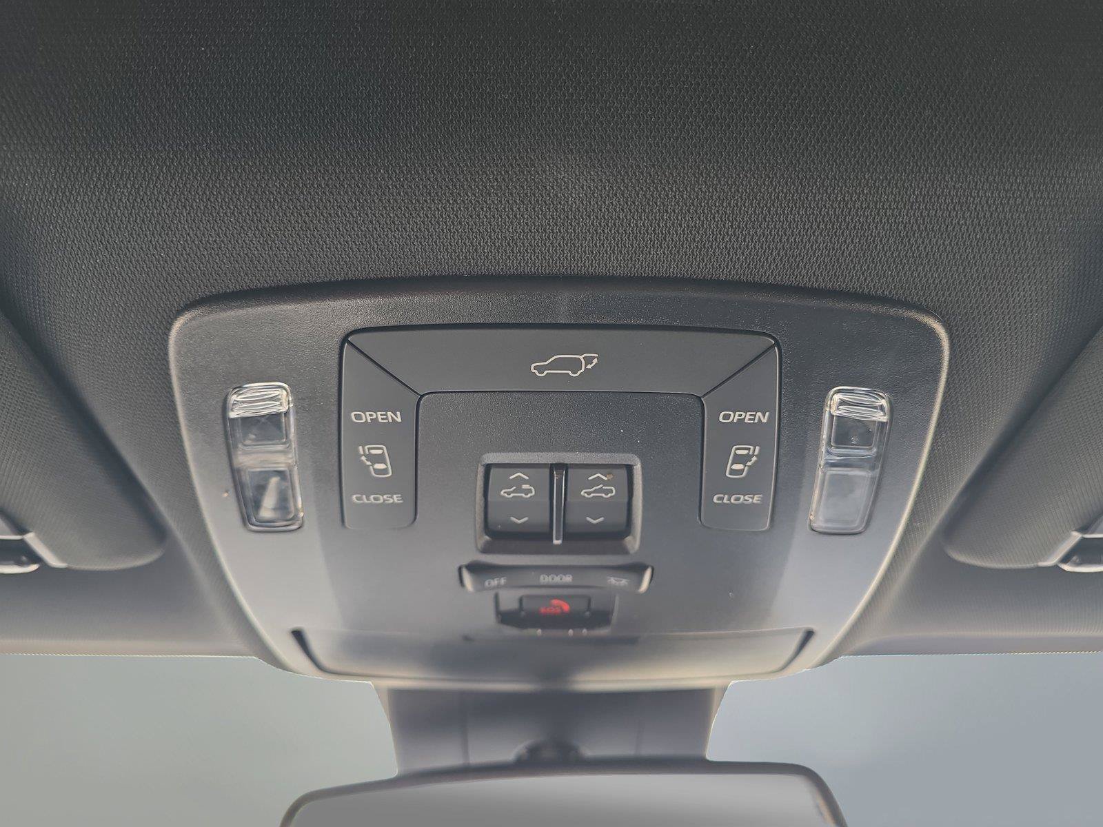 Used 2026 Toyota Sienna XLE Woodland Edition AWD/4WD image 19