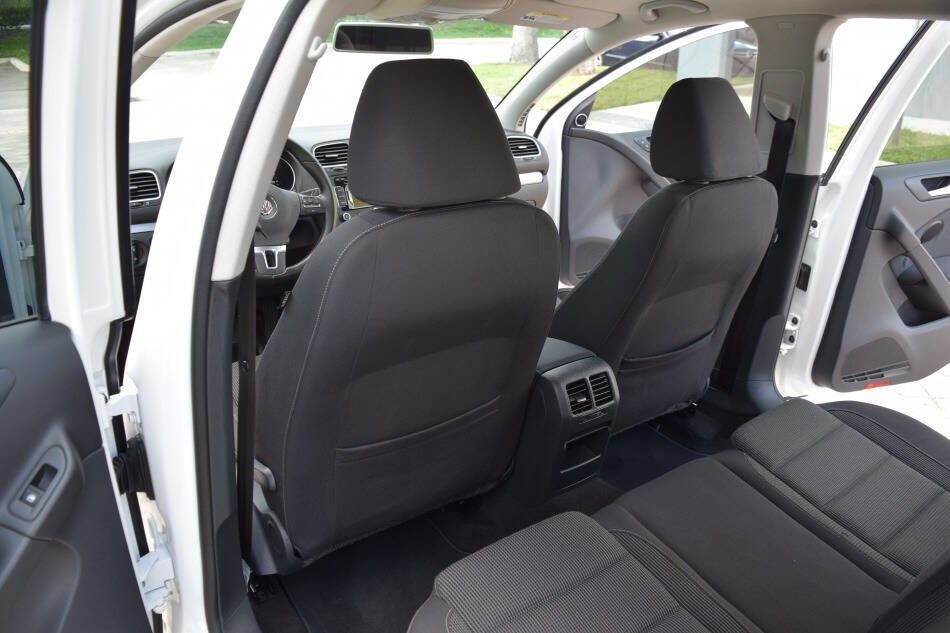 Used 2013 Volkswagen Golf TDI image 50