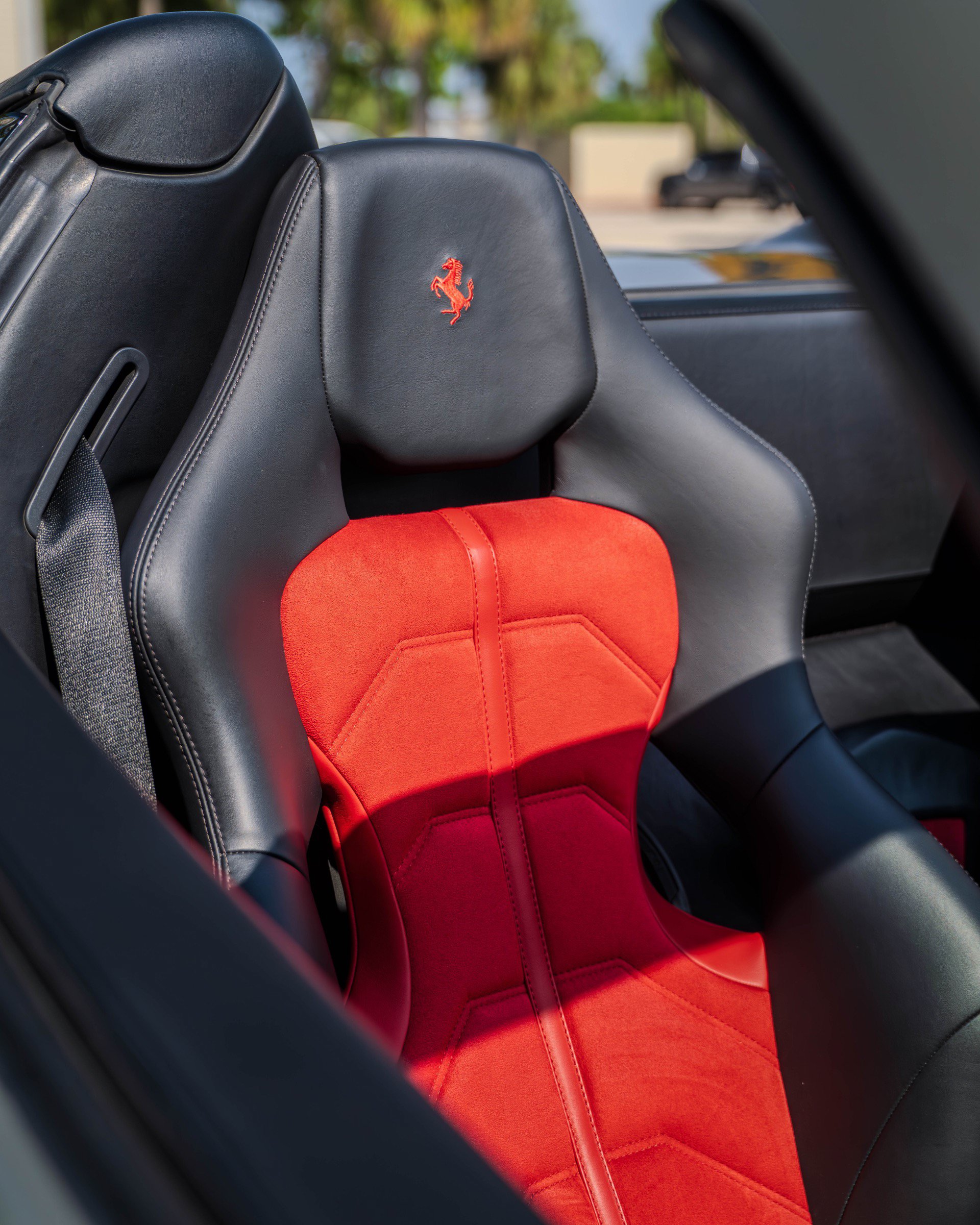Used 2014 Ferrari 458 Spider RWD image 5