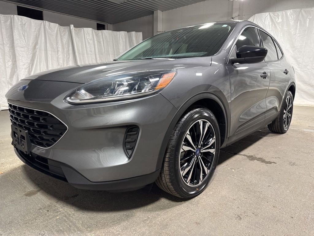 Used 2022 Ford Escape SE w/ SE Sport Appearance Package FWD image 3