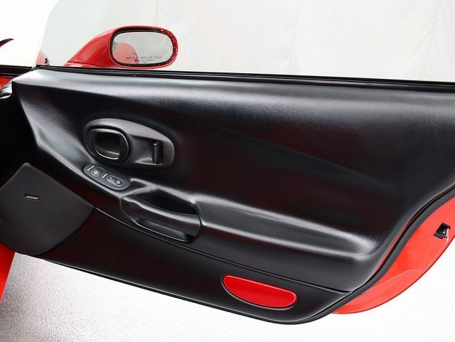 Used 1999 Chevrolet Corvette Convertible w/ Memory Pkg image 25