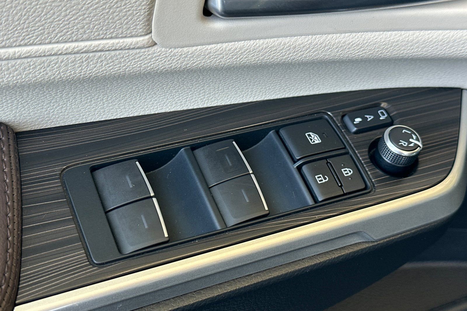 Certified 2023 Toyota Sienna Platinum image 14