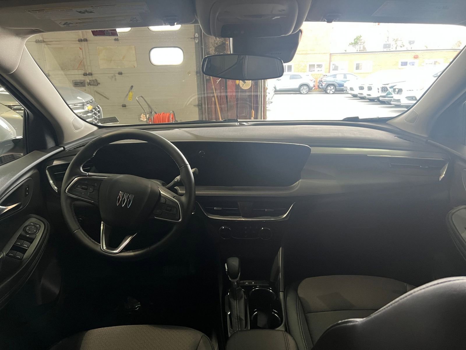 Used 2025 Buick Encore GX Preferred image 31