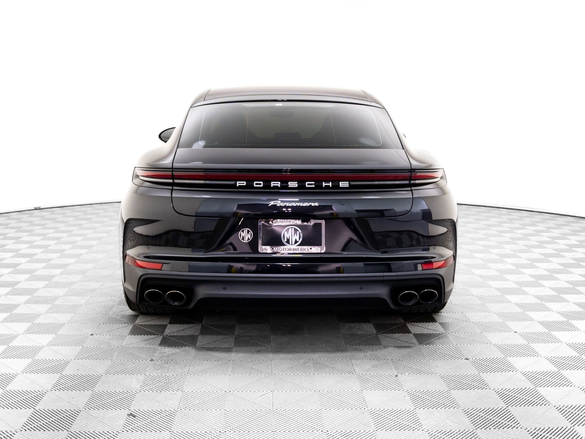 Used 2024 Porsche Panamera image 4