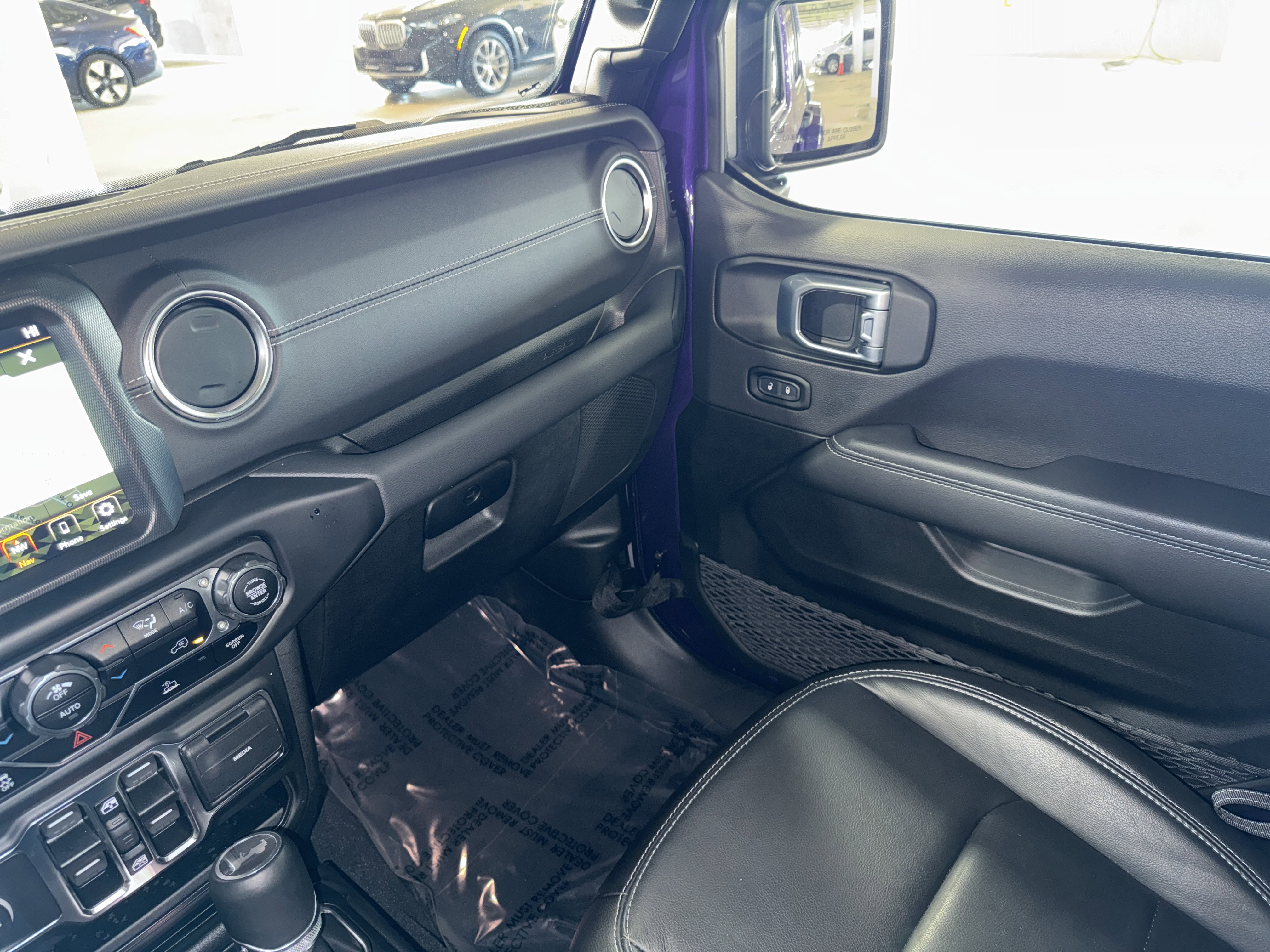 Used 2023 Jeep Wrangler Sahara image 30