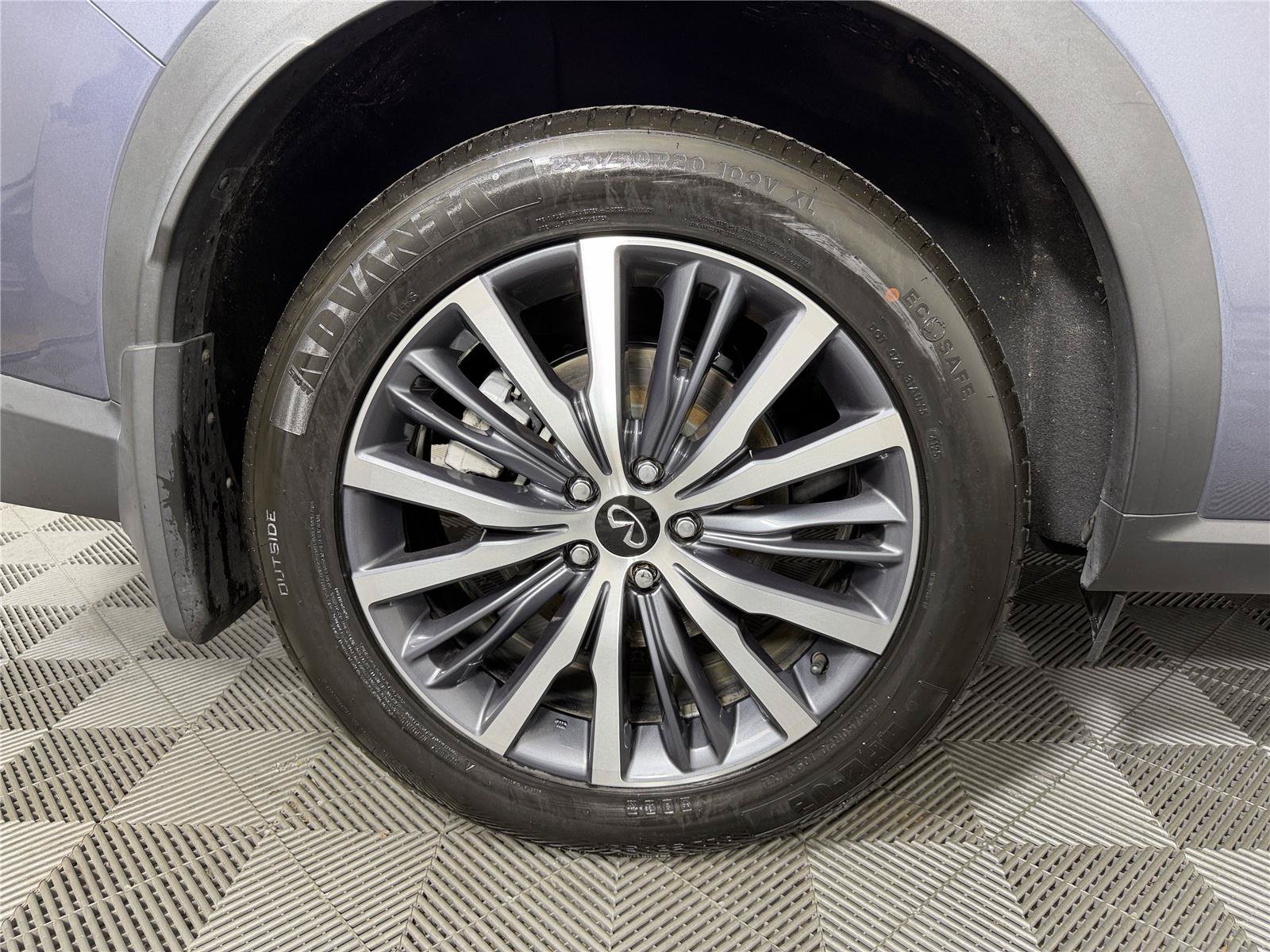 Used 2023 INFINITI QX60 Sensory w/ Cargo Package AWD/4WD image 15