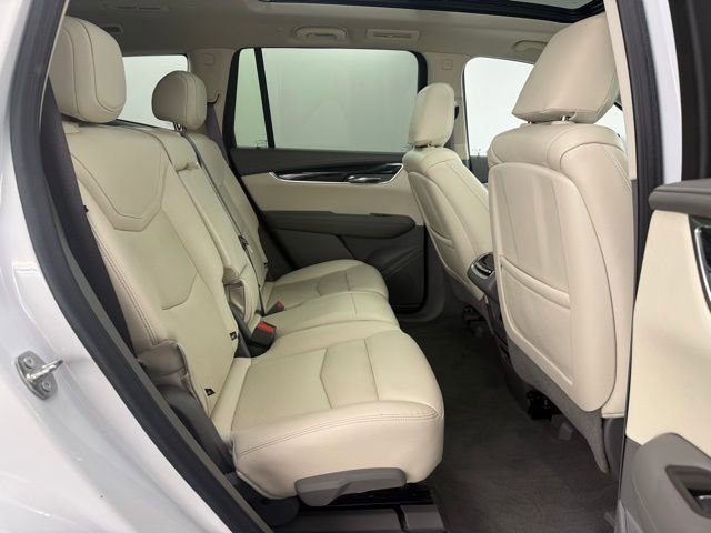 Used 2022 Cadillac XT6 Premium Luxury image 15