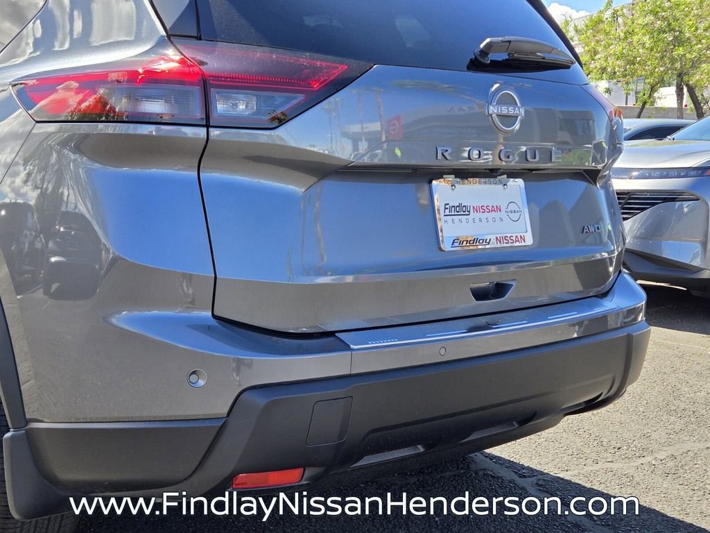 Used 2026 Nissan Rogue SV AWD/4WD image 5