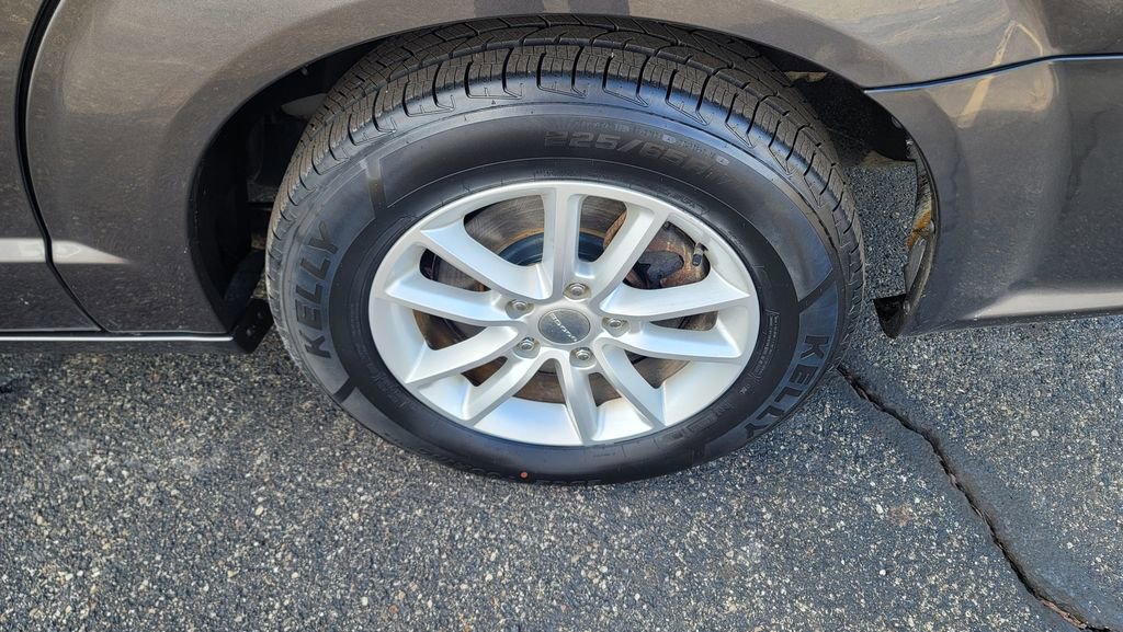 Used 2015 Dodge Grand Caravan SXT image 9