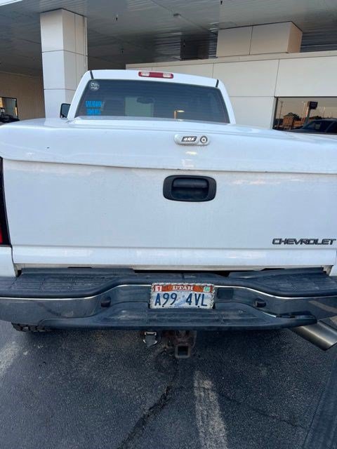 Used 2005 Chevrolet Silverado 2500 LS w/ Heavy-Duty Power Package AWD/4WD image 7