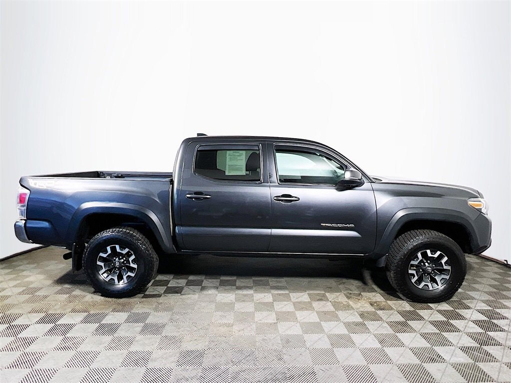 Certified 2022 Toyota Tacoma TRD Off-Road image 9