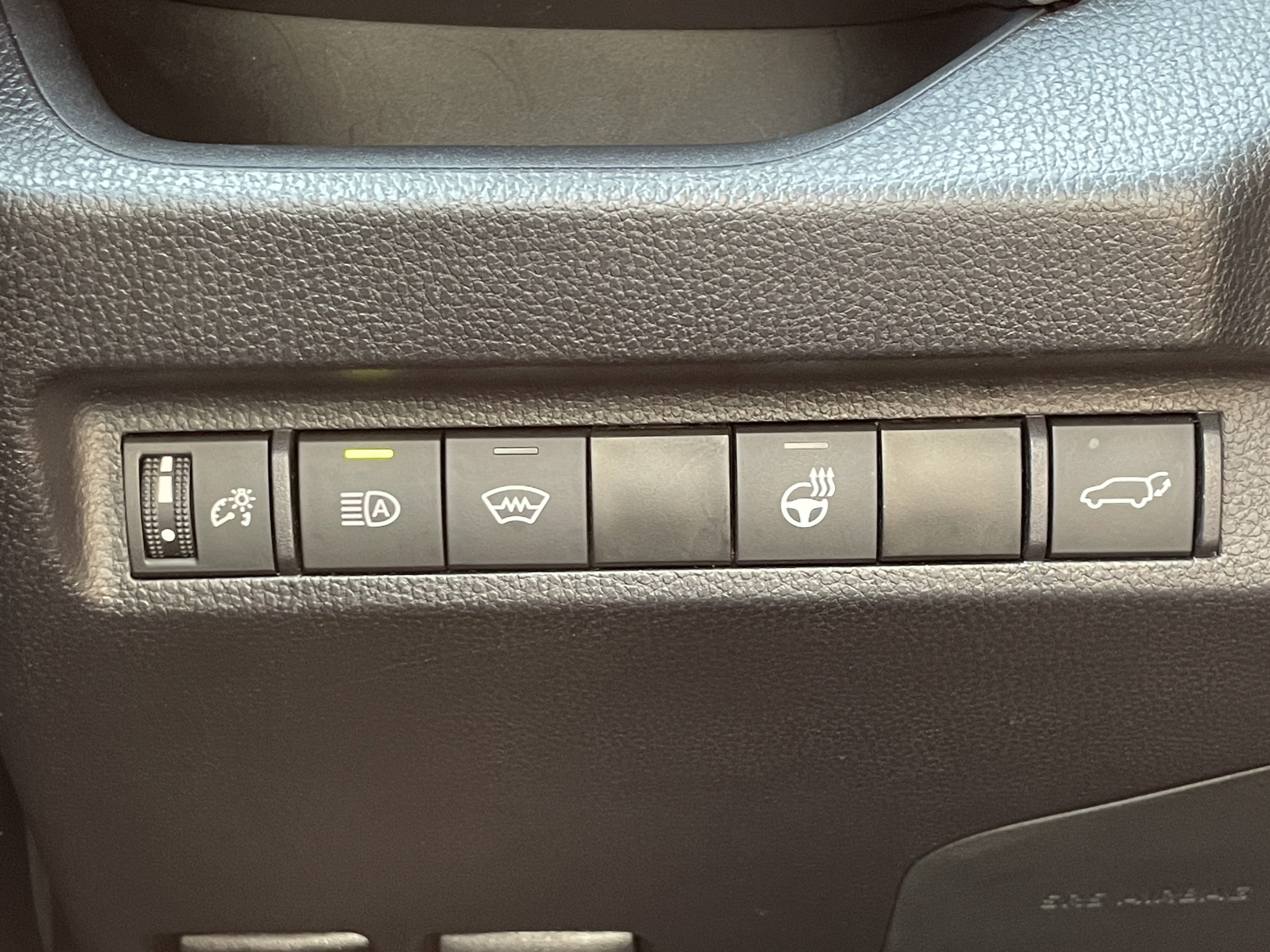 Used 2024 Toyota RAV4 XLE w/ Convenience Package AWD/4WD image 28