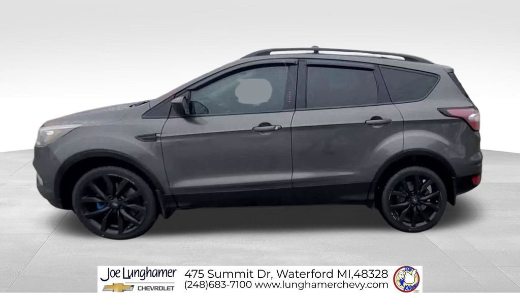Used 2017 Ford Escape SE w/ SE Sport Appearance Package image 6