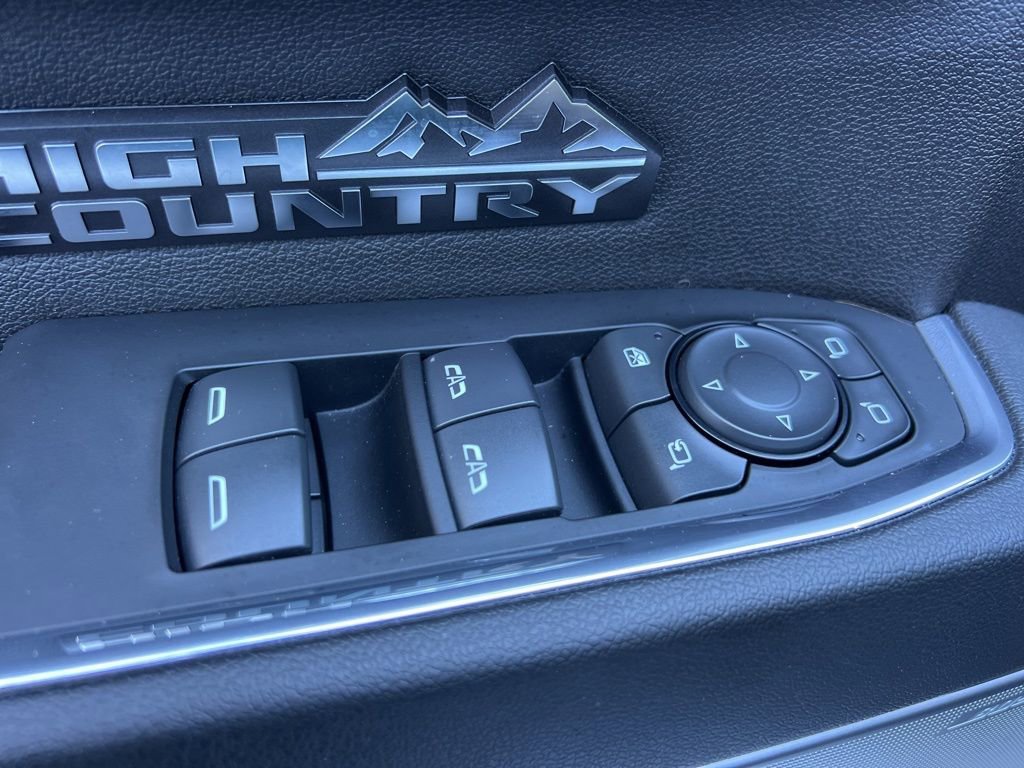 Used 2024 Chevrolet Silverado 1500 High Country w/ Technology Package image 24