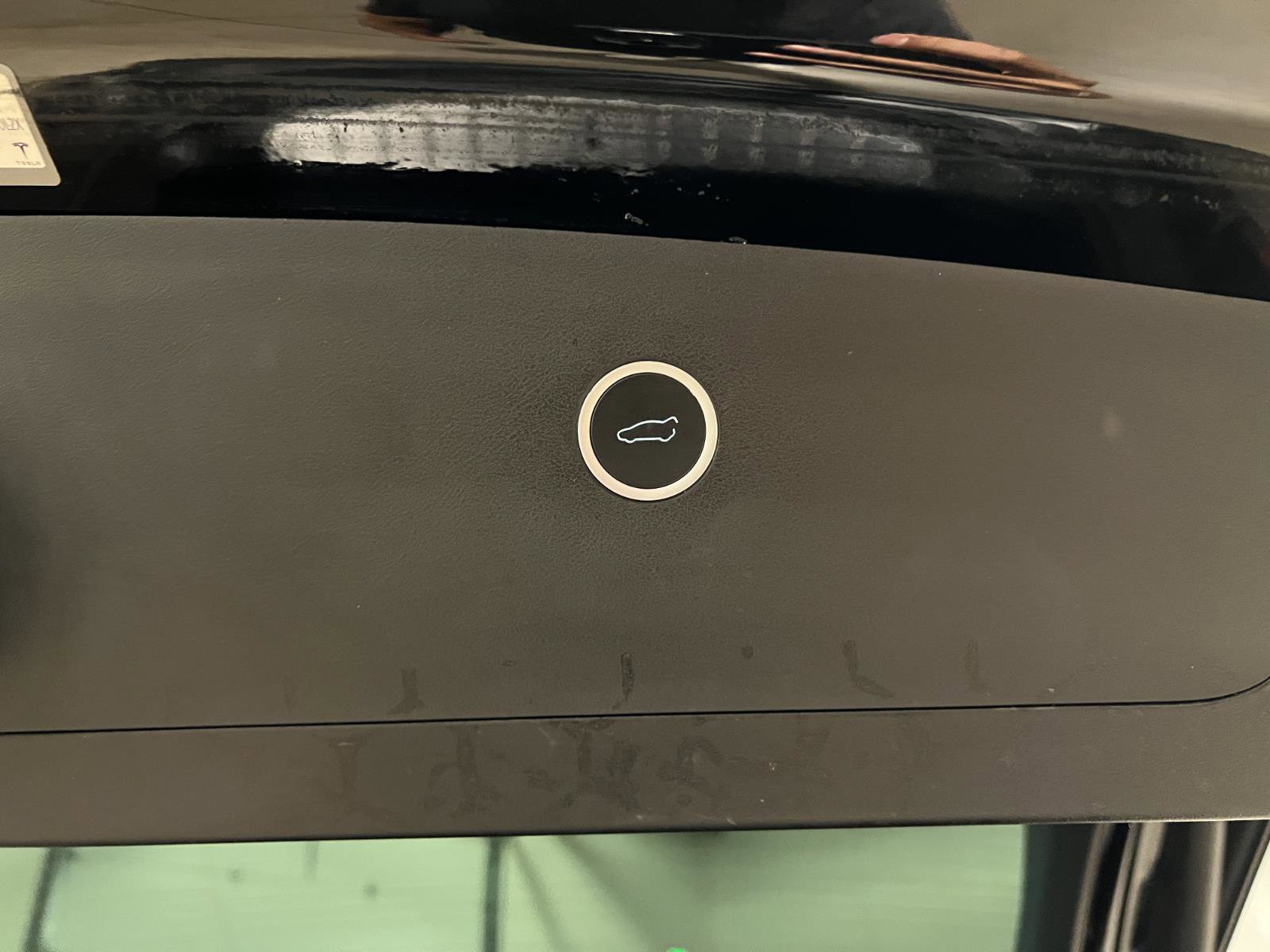 Used 2018 Tesla Model X 75D image 32