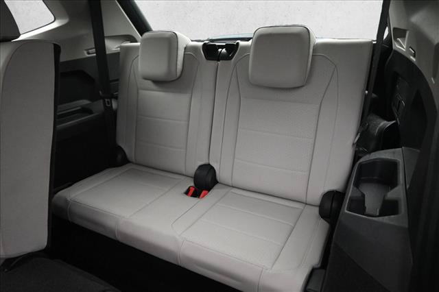 Used 2018 Volkswagen Tiguan SE FWD image 22