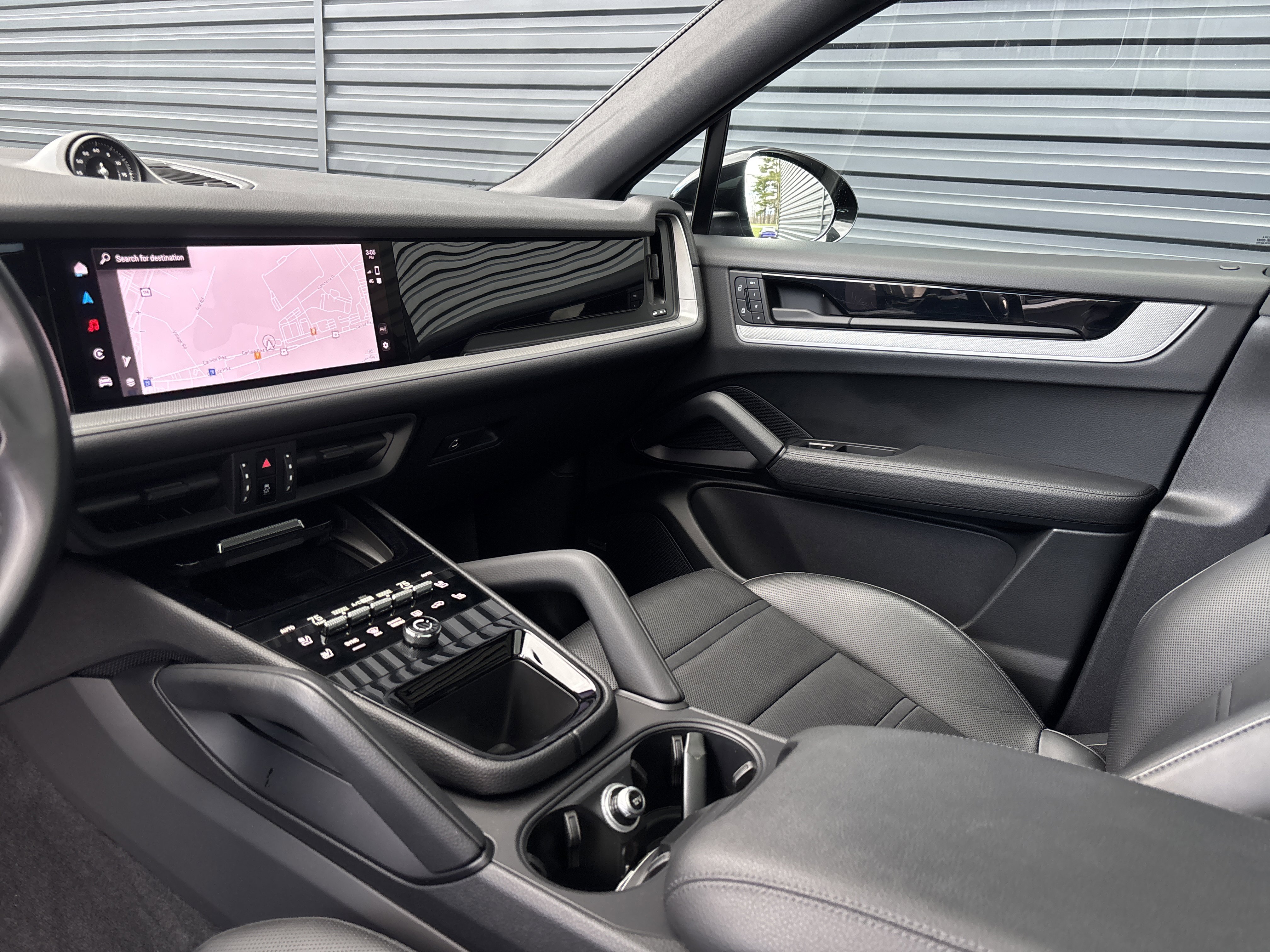 Certified 2024 Porsche Cayenne Coupe image 11