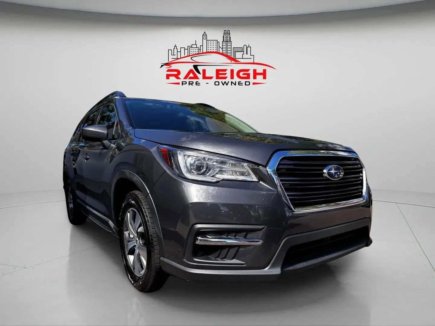 Used 2022 Subaru Ascent Premium image 2