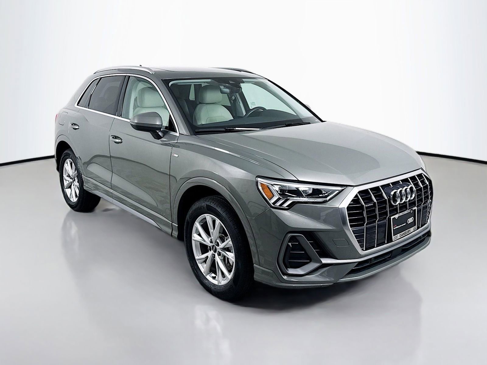 Used 2023 Audi Q3 2.0T Premium w/ Convenience Package AWD/4WD image 7