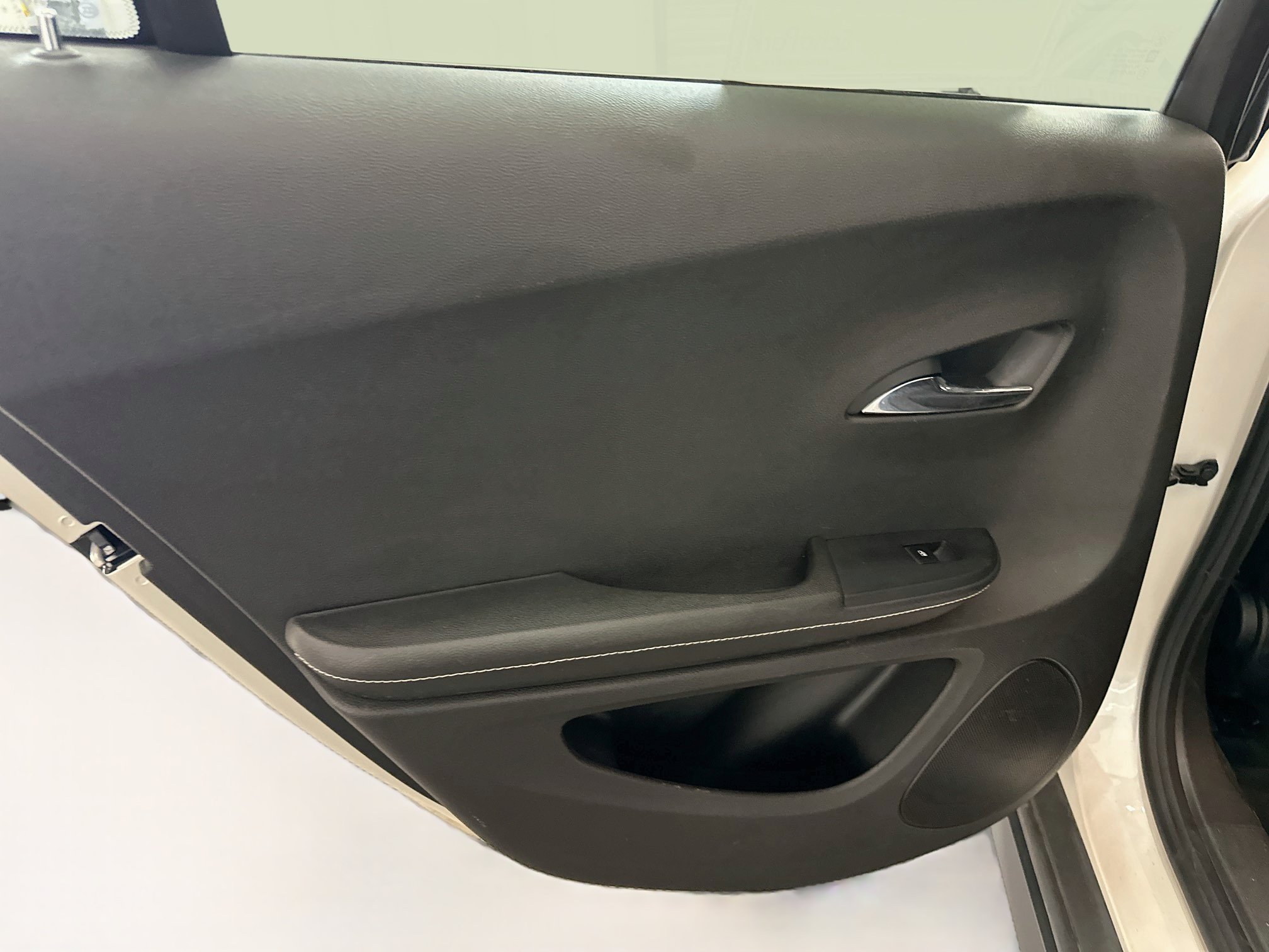 Used 2012 Chevrolet Volt Premium w/ Premium Trim Package FWD image 27
