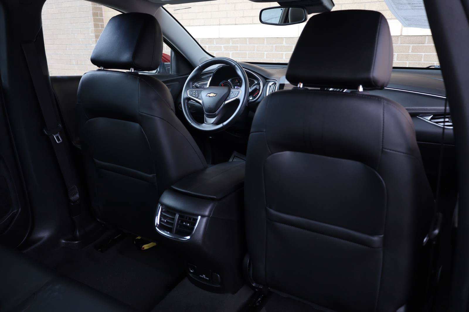 Used 2018 Chevrolet Malibu Hybrid w/ Leather Package FWD image 23